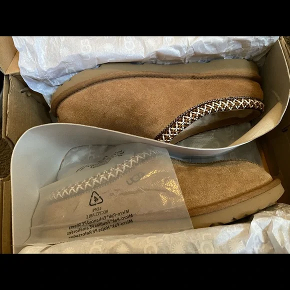 UGG tasman slippers - Picture 2 of 3